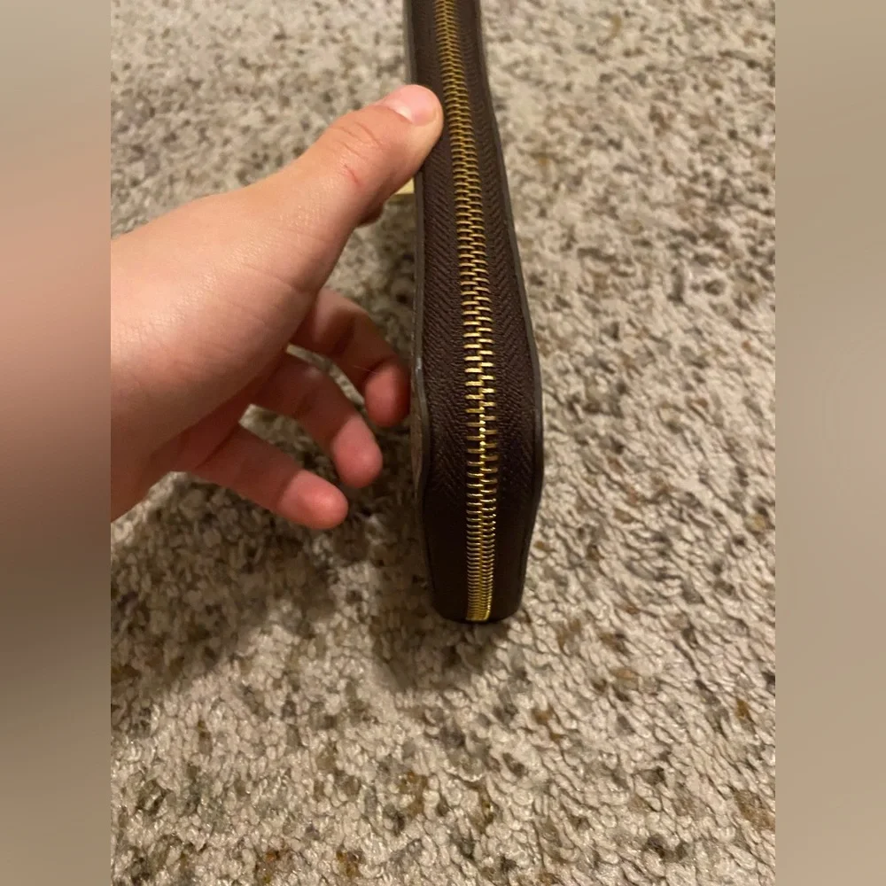 Gucci wallet !! - Picture 5 of 8